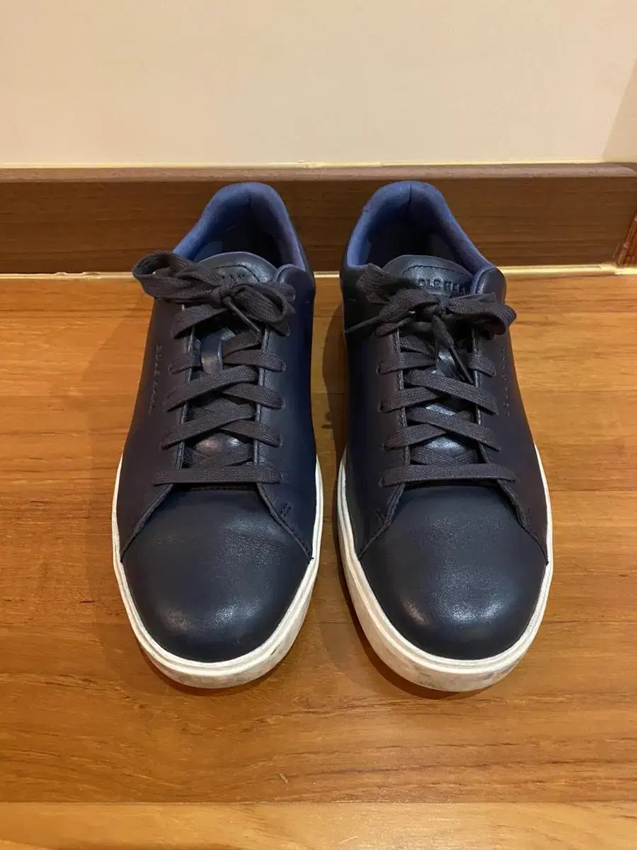 콜한 COLE HAAN 스니커즈  <한번신은 새제품, 반값!>